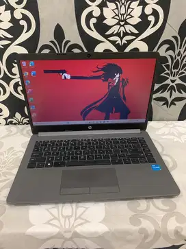 Emang secakep ini laptop HP 240gb i3 gen 11