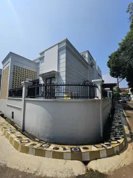 DISEWAKAN RUMAH HOEK BARU RENOVASI PERUMAHAN BAMBU PERMAI
