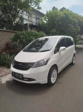 Honda freed psd 2011