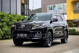 Toyota Fortuner GR 2.4 4x2 Diesel Tahun 2021 Hitam