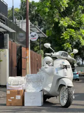 Vespa sprint justin bieber km 0 full accs ( jb limited disney gts )