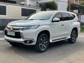 Mitsubishi Pajero Sport Dakar 4x2 AT 2017 Putih Black Piano