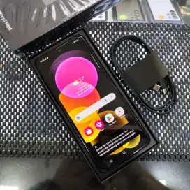 Samsung Galaxy Z Flip 5 256GB Mulus Lengkap