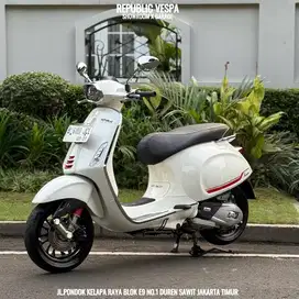 PIAGGIO VESPA SPRINT S 150 IGET ABS FACELIFT Tahun 2022 Warna Putih