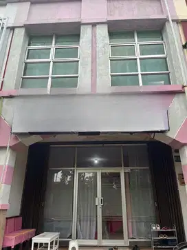 Over kontrak / sewa ruko