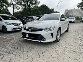 Toyota Camry V AT 2018 Putih Istimewa