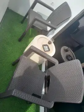 Meja dan kursi 1 set