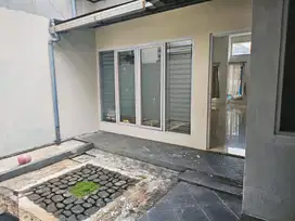Di sewakan rumah siao huji dalam komplek wisma mas pondok aren