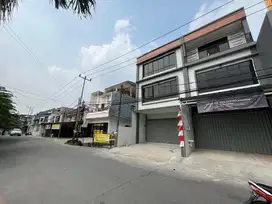 Dijual Ruko Hook, 4 Lantai Jl. Raya Poris Indah