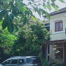Rumah mewah 2 Lt di lingkungan Cluster Premium Adi Sucipto Solo