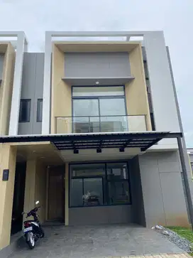 Rumah Hook Semi Furnished Tanakayu - BSD City