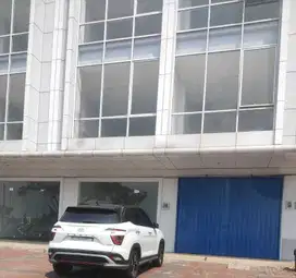 Disewakan Ruko 3 Lantai di Bolsena Square Gading Serpong Strategis
