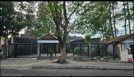 Disewakan Rumah Usaha Ex Konveksi Di Mainroad Pahlawan