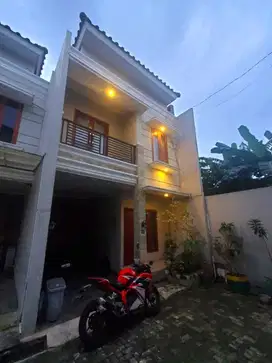 Rumah Bagus Murah 2 lantai Asri di Cluster Kebagusan Jakarta Selatan