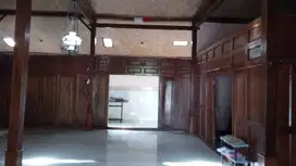 Rumah Klasik Jawa Di Tajem Dekat Jogjabay Maguwo, Kampus UNRIYO