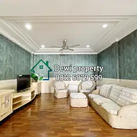 JUAL VILLA KOMP TAMAN MALIBU INDAH POLONIA