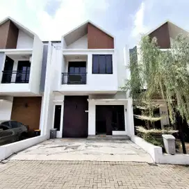 Dijual Rumah Cinere 1,4 M Dekat Pasar Segar