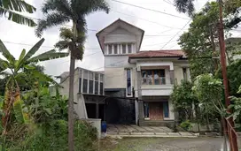 DIJUAL RUMAH MEWAH SWIMMING POOL BANDUNG UTARA DEKAT UPI SETIABUDI