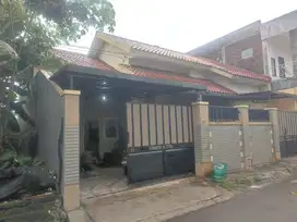 Rumah plus bonus, lokasi 80m dari Jln Adi Sumarmo Banyuanyar Solo
