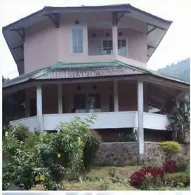 Di Jual Tanah Berikut Villa Mungil