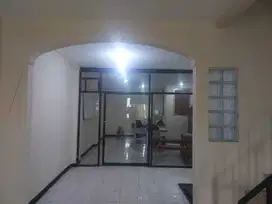 Dijual Ruko 3 Lantai Siap Pakai di Aralia Harapan Indah 2 Bekasi