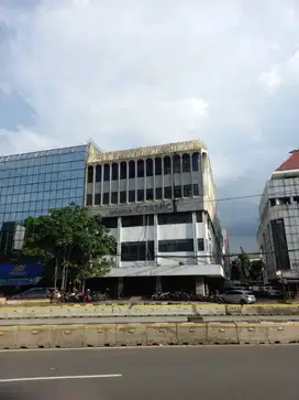 Ruko 5 Lantai di Suryopranoto Petojo, Hanya 12 Menit ke Tol Tomang