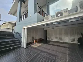 RUMAH HOEK KEPA DURI JAKARTA BARAT FURNISHED