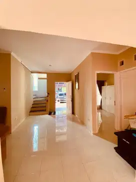 Rumah Bagus Siap Huni di Puri Townhouse Bintaro Sektor 9
