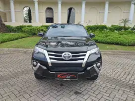( TDP : 5jt ) Fortuner VRZ 4x2 AT 2018 Hitam Metalic