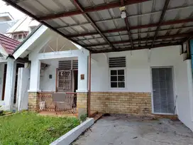 Faah. Rumah Disewakan di Cluster Meadow Green Lippo Cikarang