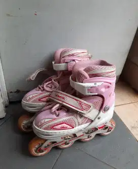 Preloved Sepatu Roda Anak