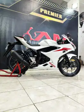 Suzuki GSX R 150 KEYLES Reg 2019 slow on going