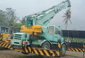 Dijual Rough Terrain Crane Kobelco KR250 Kapasitas 25 Ton