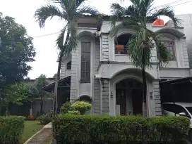 Dijual rumah taman paling strategis di pusat kota Jakarta
