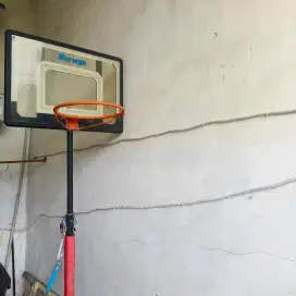 Tiang basket portabel