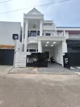 Rumah baru design classic modern di pulomas Jakarta Timur