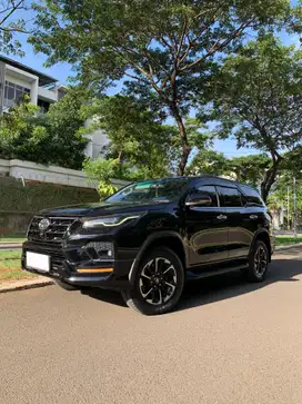 TOYOTA FORTUNER 2.4 VRZ GR SPORT AT 2021