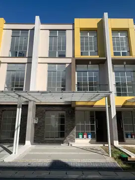 Jual Rumah PIK 2 Depan Luas 6x10 3 Lantai Full Furnished Harga 2,6M