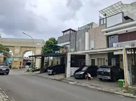 Rumah Mewah 3,5Lt. Furnished di Jl. Utama Puri Mansion Lok. Prestisius