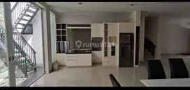 Dijual Cepat Rumah Furniture Cluster East Asia Green Lake City