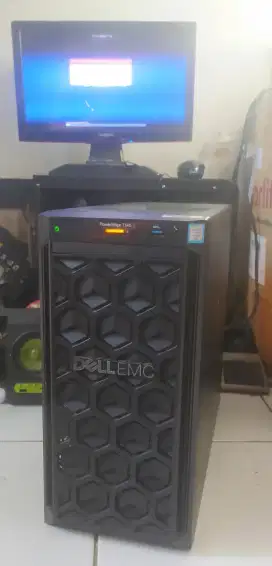 Komputer server Dell EMC, PowerEdge T140, hdd SAS 500gb, ram ddr4 32gb
