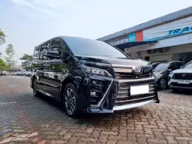 KM 4 RIBUAN !! TOYOTA VOXY 2.0 AT 2021