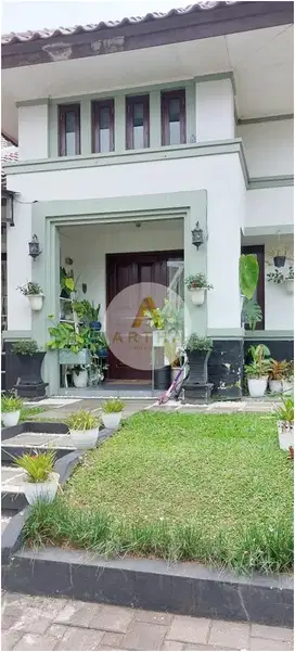 rumah di kota baru parahyangan posisi hook siap huni