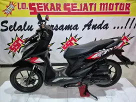 Beat led combibrake 2024 plat W