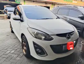 Mazda 2 R Hatchback 2011