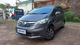 DP Rendah  7JT Honda Freed 1.5 E Bensin-AT 2012 Abu