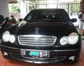 Mercedes-Benz C240 Elegance metic 2005 hitam mulus terawat low km