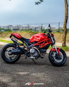 Ducati Monster 696 Nik 2011