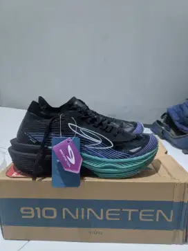 running shoes haze flow