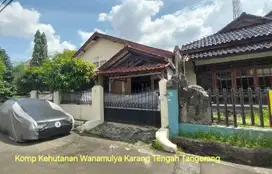 Dijual Rumah Utama + Paviliun di Komplek Kehutanan, Karang Tengah
